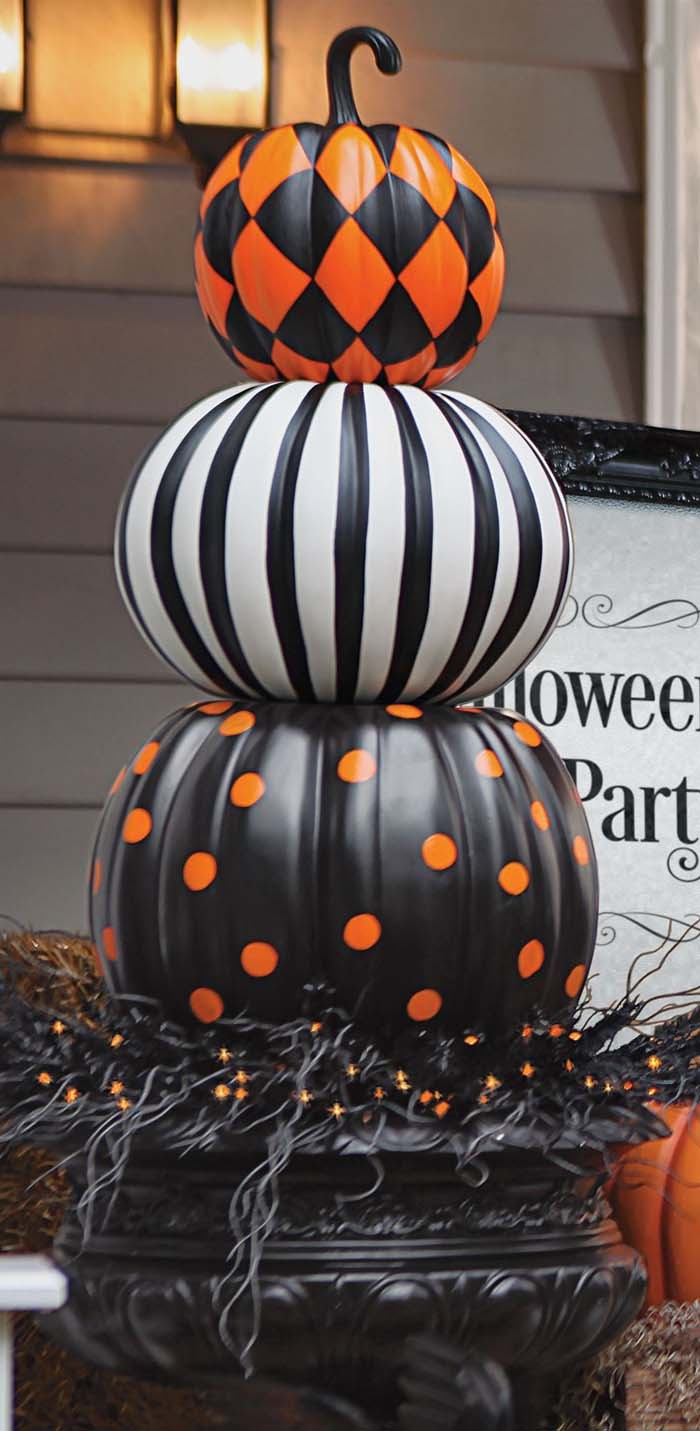 39. Pumpkins Have Character Too #frontporch #halloween #decorhomeideas