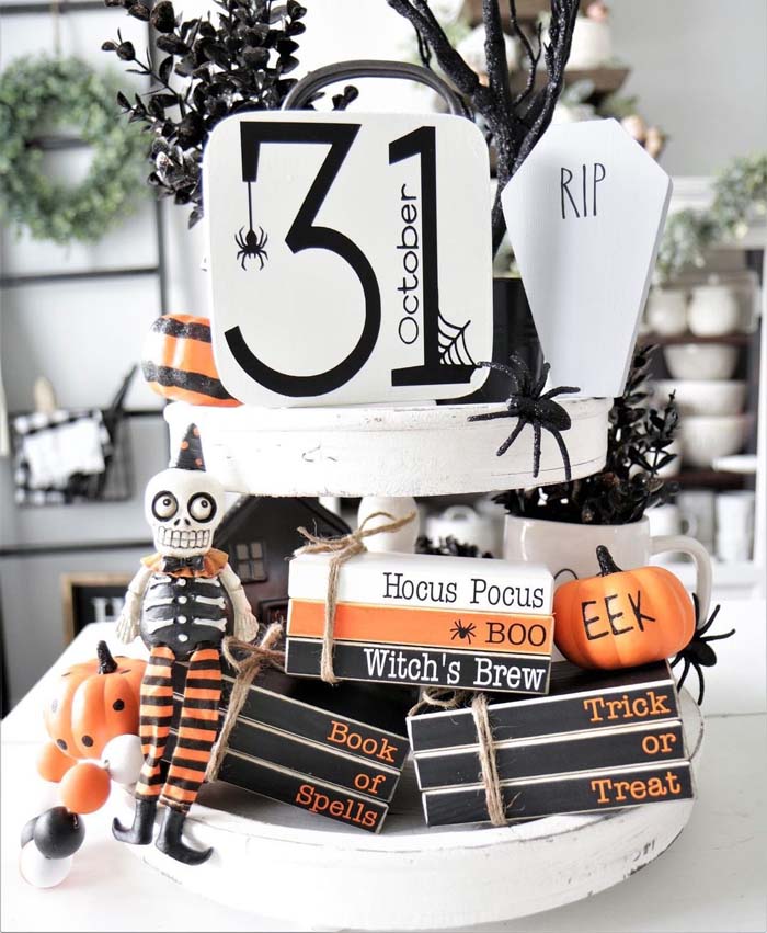 Vintage Halloween Tiered Tray #farmhouse #halloween #decorhomeideas