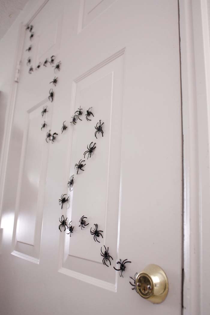 5. Arachnophobia #halloween #party #decor #decorhomeideas