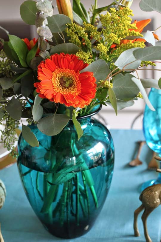 7. Cheery Gerbera Daisies #fallflowers #arrangements #decorhomeideas