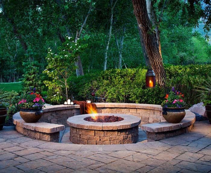 4. Classic Circular Stone Fire Pit #sunken #firepit #decorhomeideas