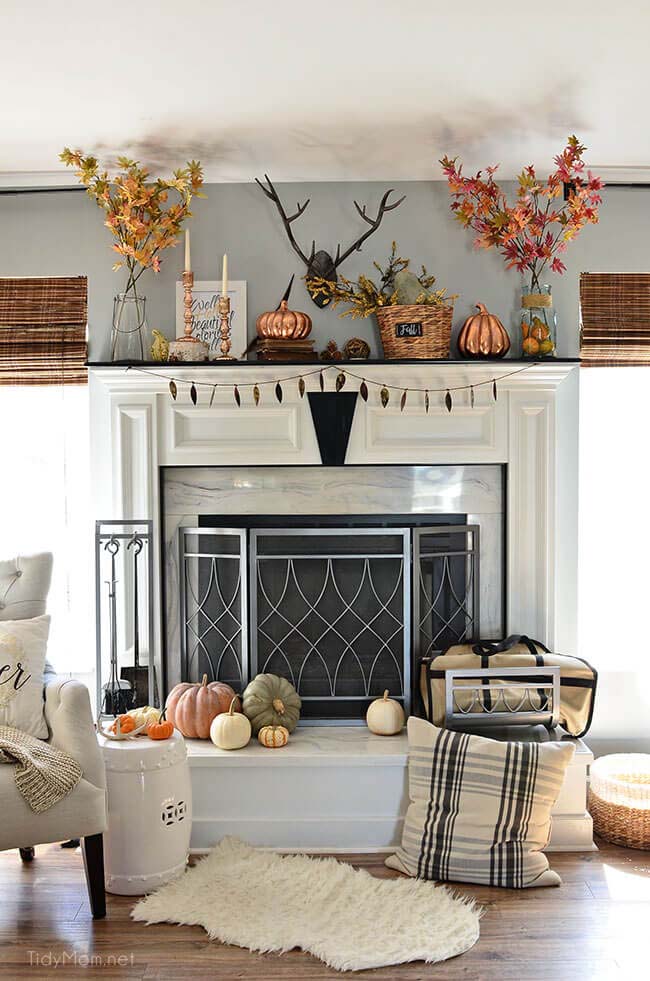 7. Copper, Antlers, and Leaves Fall Themed Mantel #thanksgiving #decor #decorhomeideas