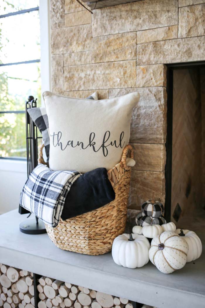 8. Cozy and Thankful to Be Home #thanksgiving #decor #decorhomeideas