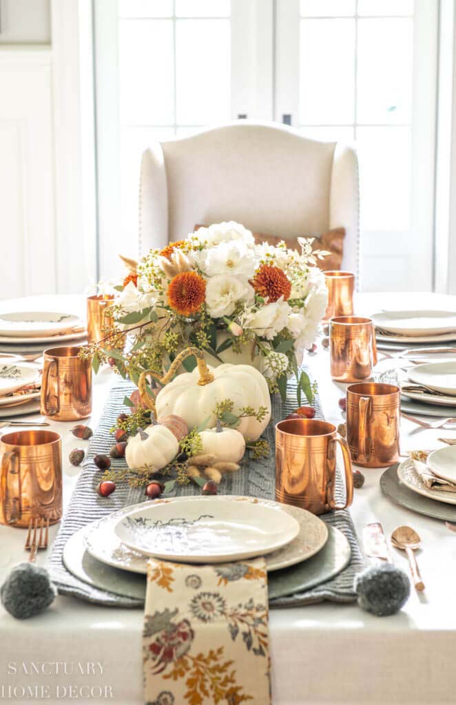 9. Cream and Pumpkin Bounty Bouquet Centerpiece #thanksgiving #decor #decorhomeideas