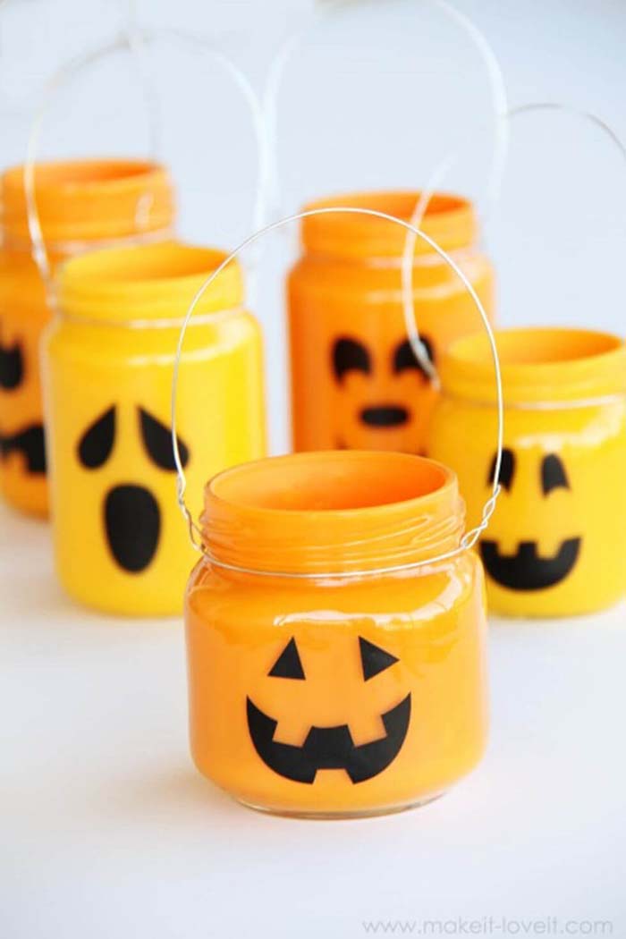11. Cute Painted Mason Jar Jack-O-Lanterns #halloween #masonjar #crafts #decorhomeideas