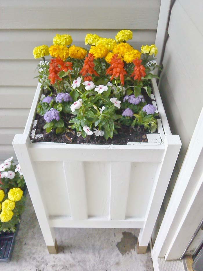 DIY $8 Front Porch Planter #cheap #landscaping #decorhomeideas