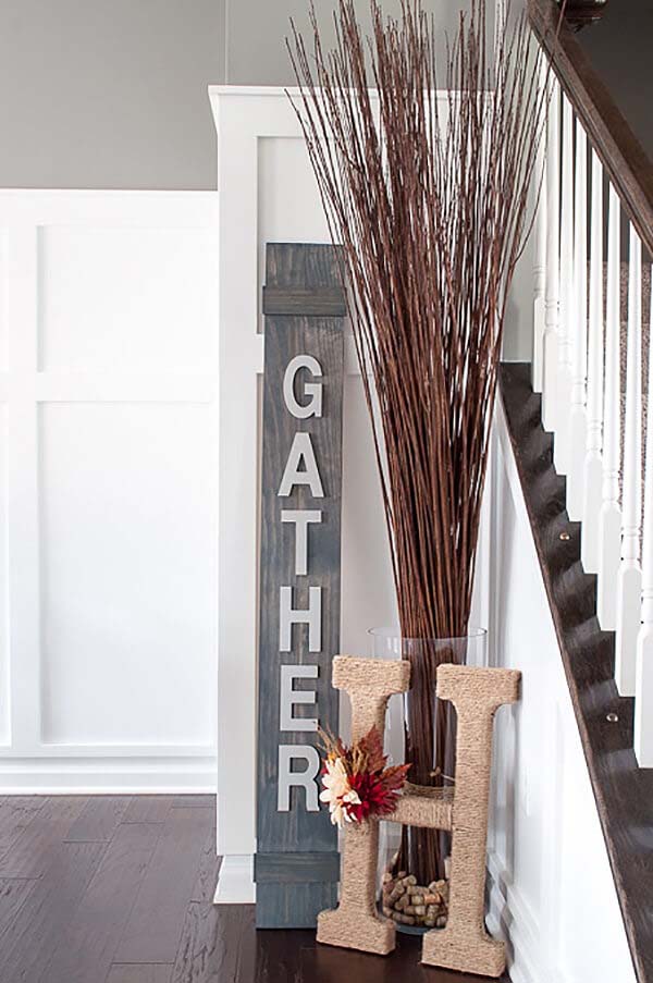 10. Dress Up Your Staircase Corner this Fall #thanksgiving #decor #decorhomeideas