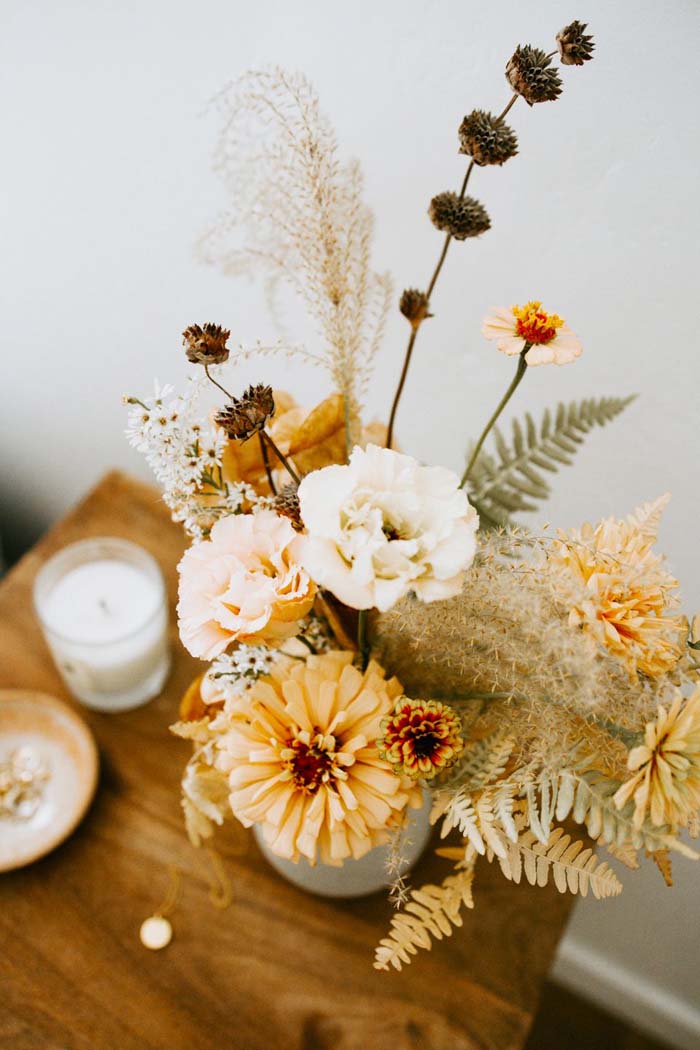 10. Dried Florals #fallflowers #arrangements #decorhomeideas