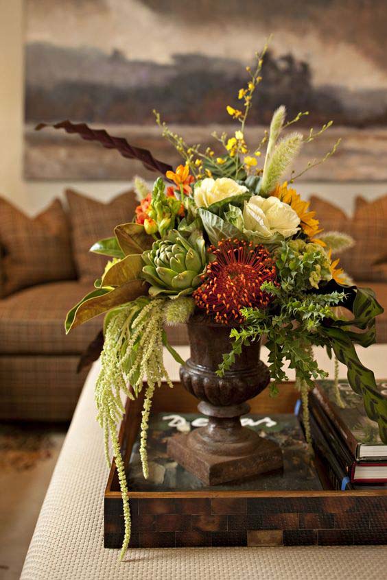 12. Fall Flowers Arrangements In a Tray #fallflowers #arrangements #decorhomeideas