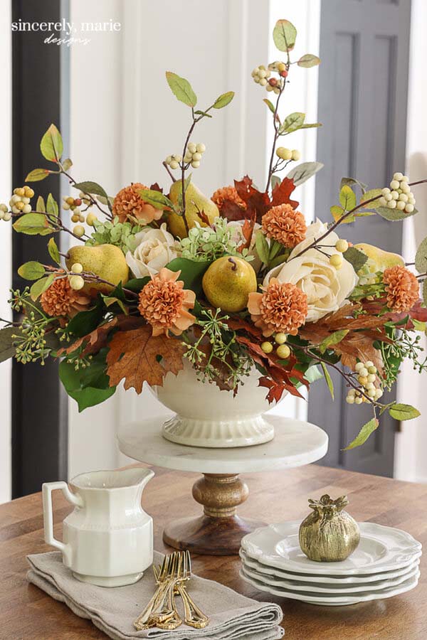 13. Faux Autumn Pear Floral Arrangement #fallflowers #arrangements #decorhomeideas