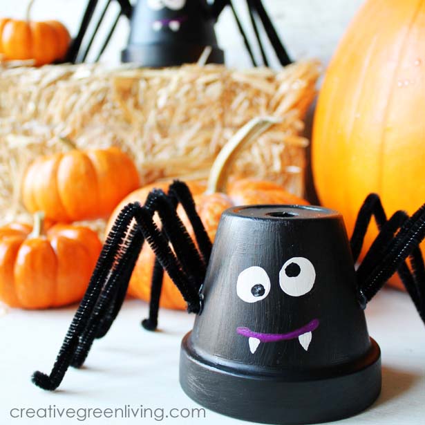 9. Flower Pot Spiders #halloween #crafts #kids #decorhomeideas