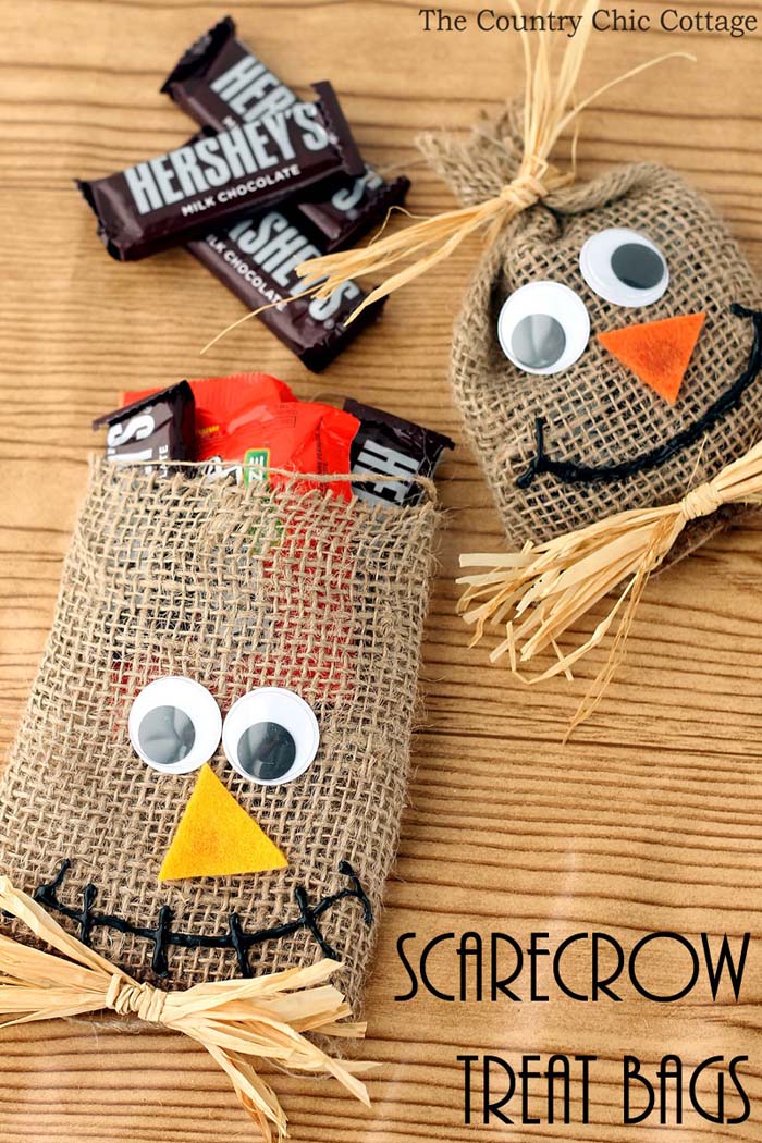 16. Friendly Treat Bags #halloween #party #decor #decorhomeideas