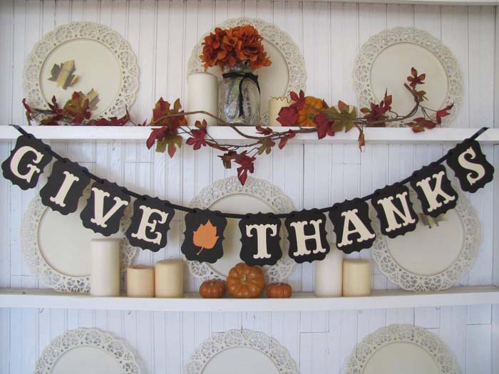 15. Give Thanks Bold and Beautiful Fall Garland #thanksgiving #decor #decorhomeideas