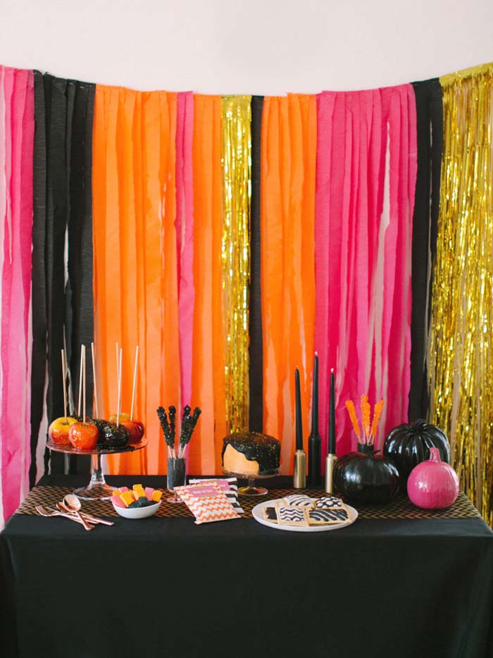 18. Glamorous Looks with Brilliant Colors #halloween #party #decor #decorhomeideas