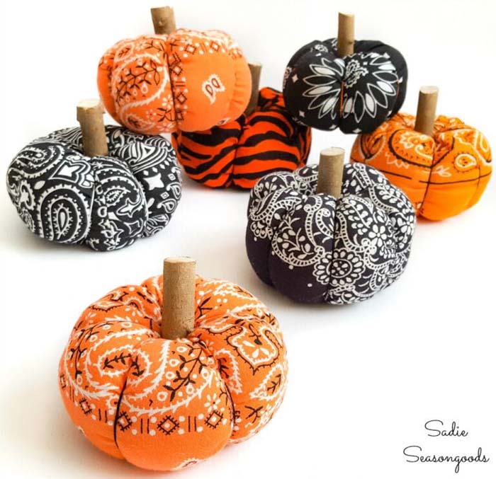 40. Halloween Bandana Pumpkins #dollarstore #falldecor #diy #decorhomeideas