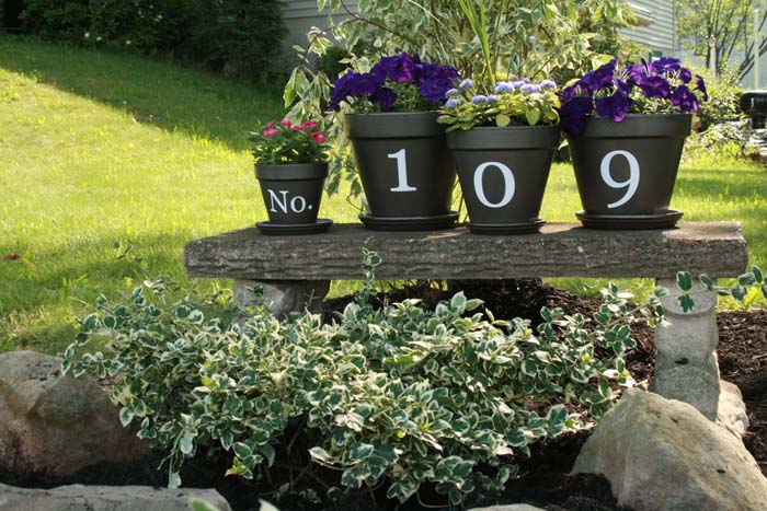 House Numbers on Flower Pots #cheap #landscaping #decorhomeideas