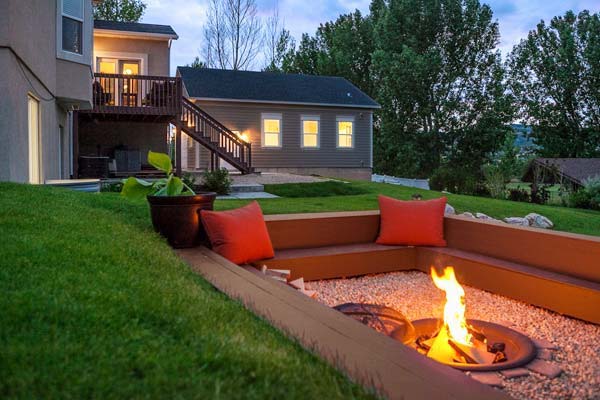 12. In-Ground Fire Pit with Rectangular Benches #sunken #firepit #decorhomeideas