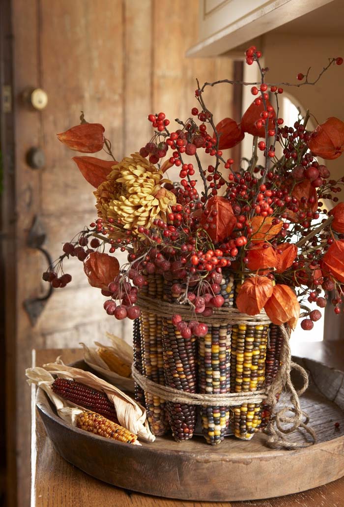 15. Indian Corn Fall Centerpiece #fallflowers #arrangements #decorhomeideas