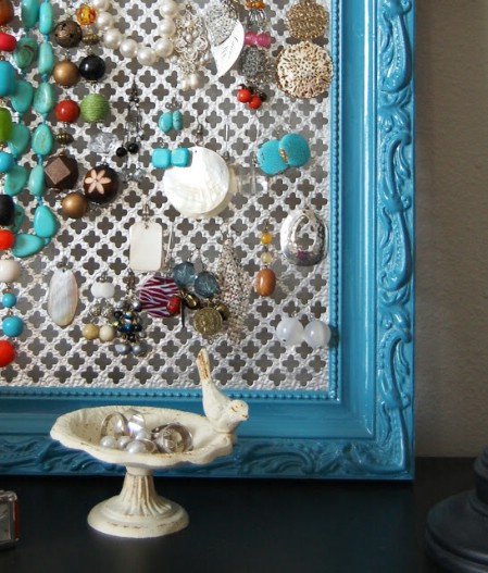 19. Jewelry Display #Christmas #gifts #decorhomeideas