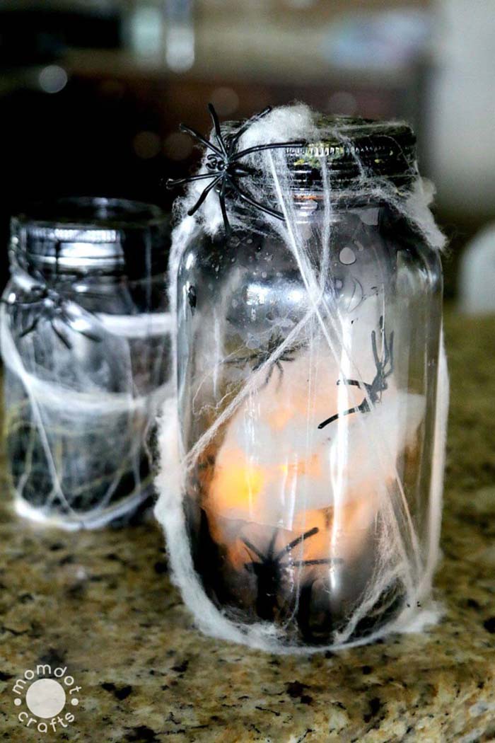 27. Light Up Creepy Crawly Spider Mason Jar #halloween #masonjar #crafts #decorhomeideas