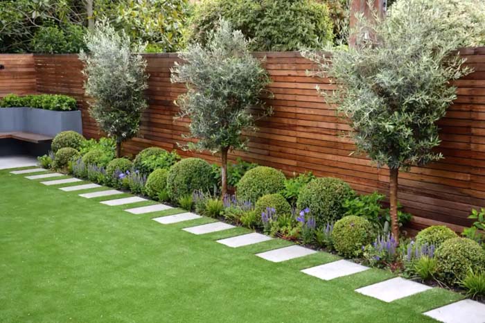 39. Low Maintenance Landscaping With Synthetic Lawn #landscapingideas #decorhomeideas