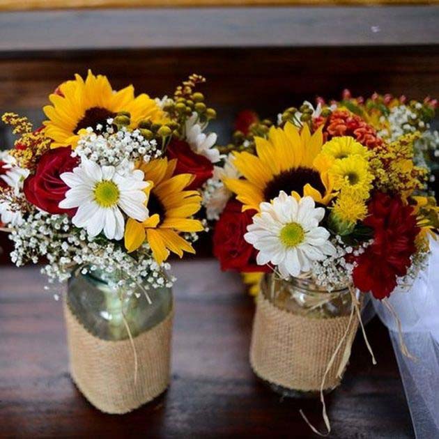 17. Mason Jar Fall Flowers Arrangement #fallflowers #arrangements #decorhomeideas