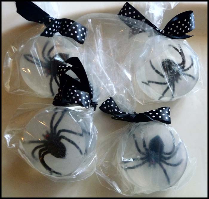 24. Melt-and-pour Spider Soaps #halloween #crafts #kids #decorhomeideas