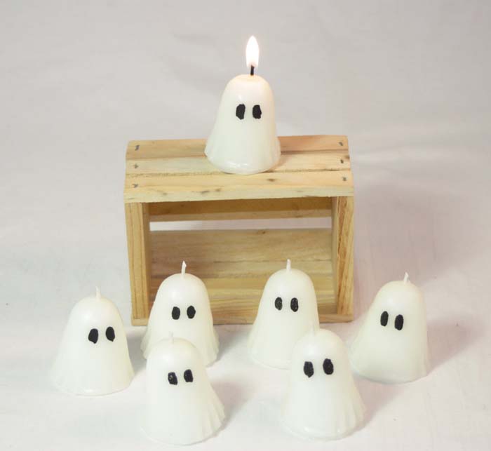 15. Mini Ghost Candles #halloween #decor #decorhomeideas