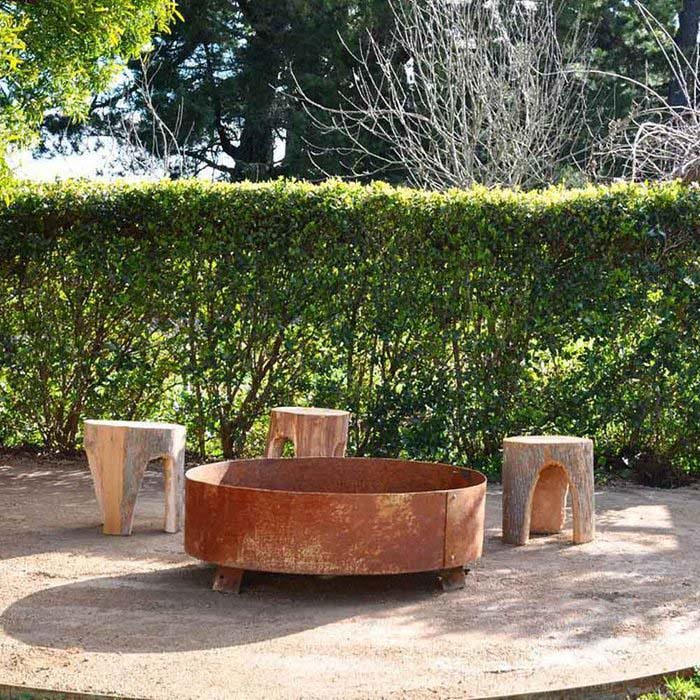 16. Modern-Art Carved Tree-Stump Fire Pit Stools #firepit #seating #decorhomeideas