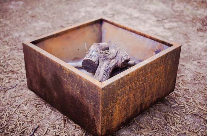 15. Modern West Lynn Fire Pit #metalfirepit #decorhomeideas