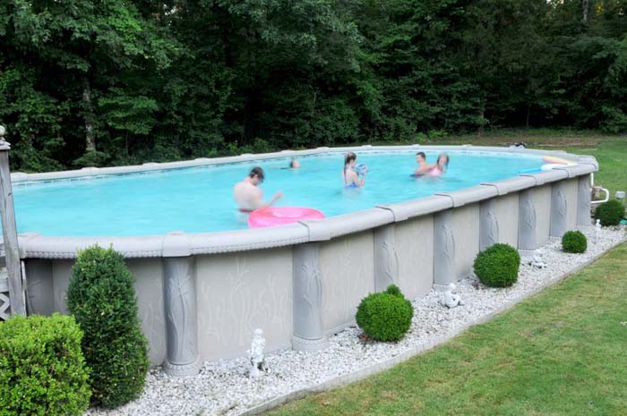 33. Oval-Shape Above-Ground Swimming Pool #abovegroundpoolwithdeck #decorhomeideas