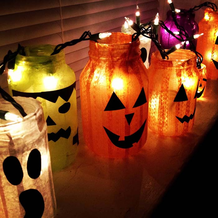 33. Paper Mache Light Up Halloween Mason Jar #halloween #masonjar #crafts #decorhomeideas