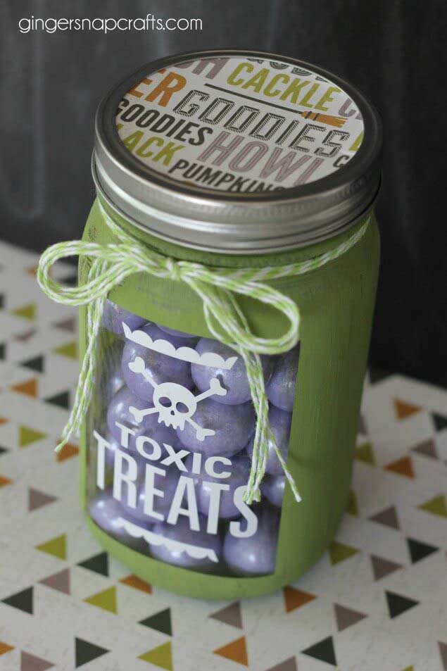 34. Perfect Mason Jar for Toxic Treats #halloween #masonjar #crafts #decorhomeideas