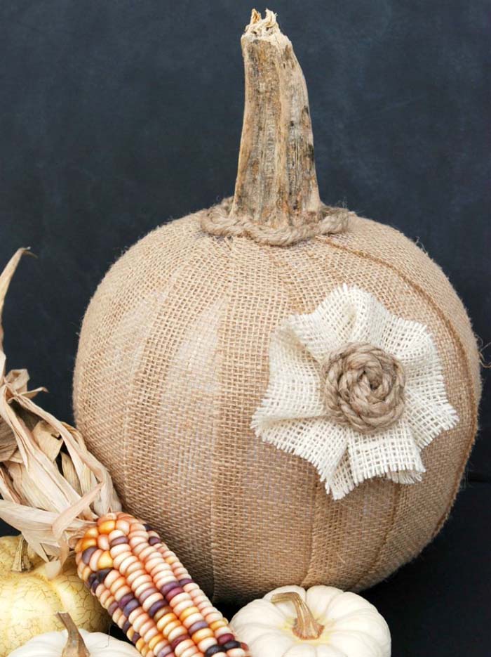 43. Plastic Pumpkin Bucket Makeover #dollarstore #falldecor #diy #decorhomeideas