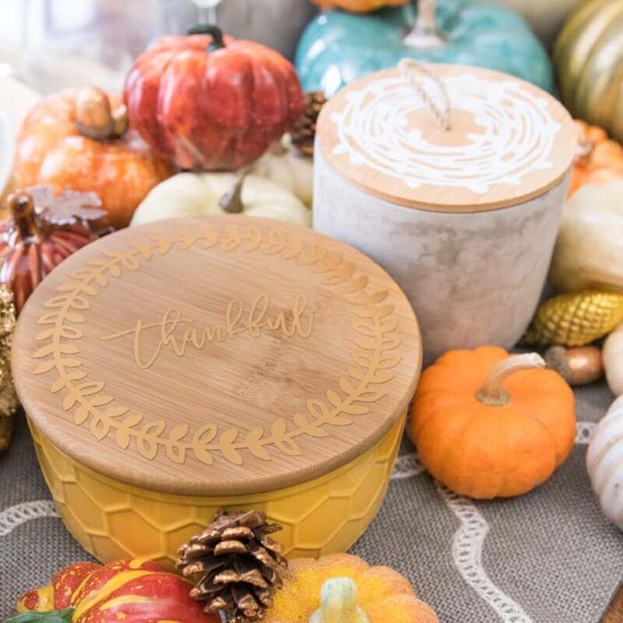 25. Pottery with Wooden Lid Fall Table Accents #thanksgiving #decor #decorhomeideas