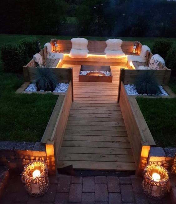 17. Relaxing Lighted Wooden Fire Pit #sunken #firepit #decorhomeideas