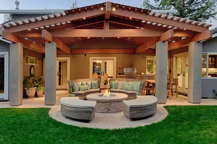 22. Round Fire Pit Seating Area #firepit #seating #decorhomeideas