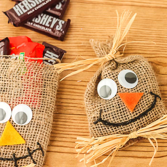 42. Scarecrow Treat Bags #halloween #crafts #kids #decorhomeideas