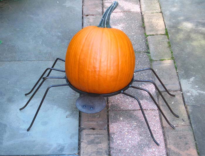 20. Spider Pumpkin Holder #halloween #decor #decorhomeideas