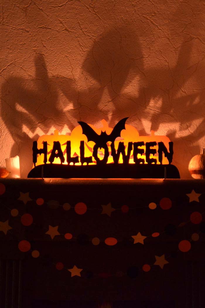 21. Spooky Shadows Halloween Candleholder #halloween #decor #decorhomeideas
