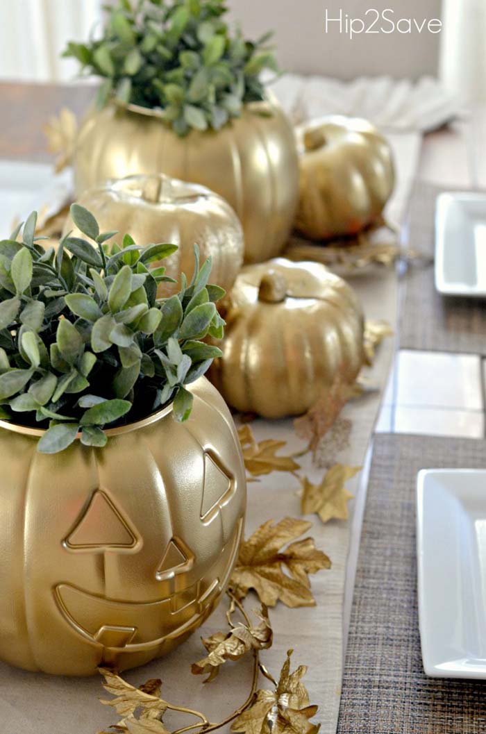 50. Spray Painted Pumpkin Centerpieces #dollarstore #falldecor #diy #decorhomeideas