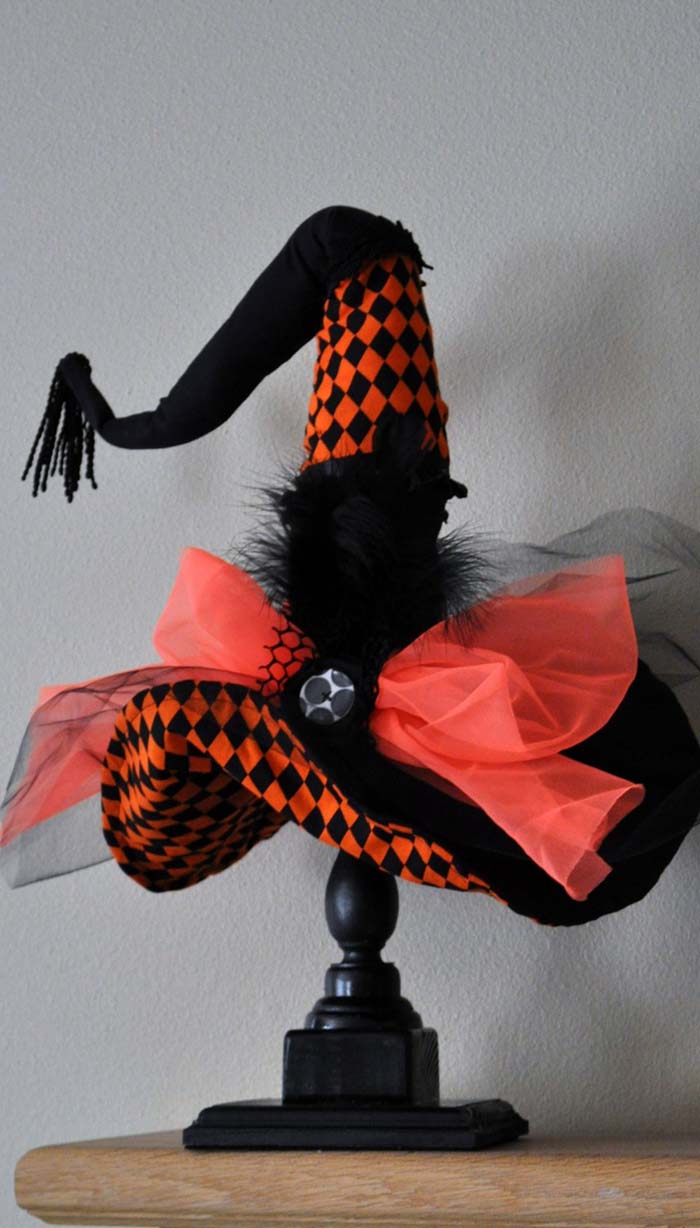 22. Table Top Witch Hat Stand #halloween #decor #decorhomeideas