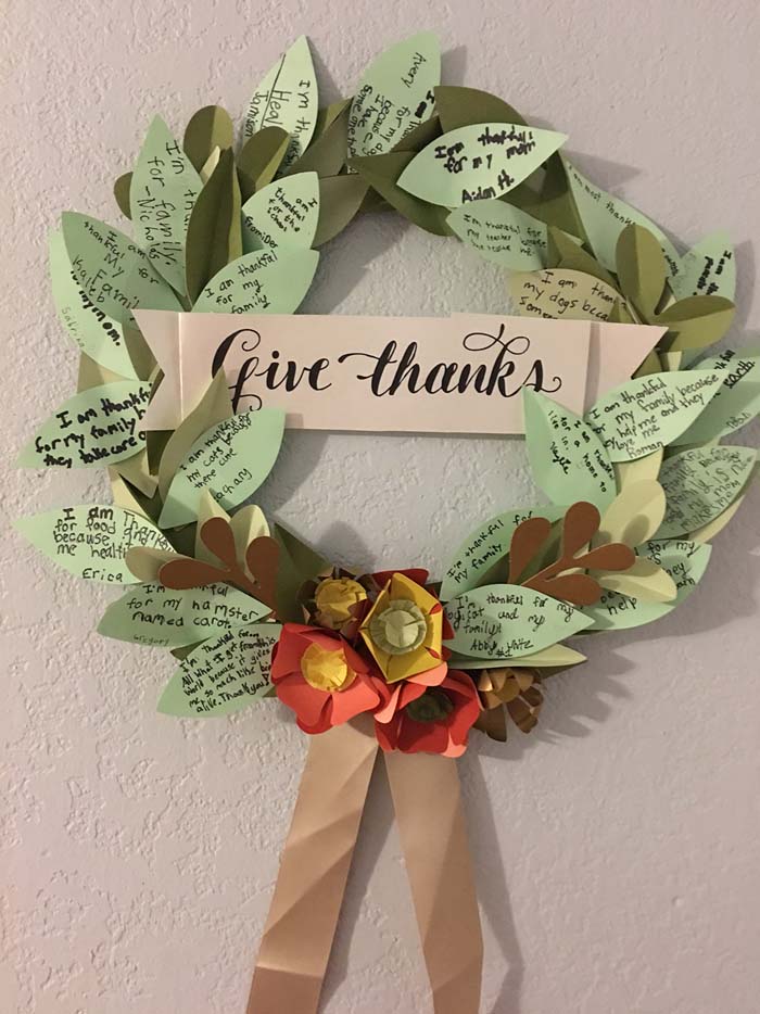 33. Thanksgiving Decoration with a Personal Touch #thanksgiving #decor #decorhomeideas