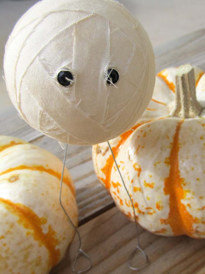 43. The Surprise Mummy #halloween #party #decor #decorhomeideas