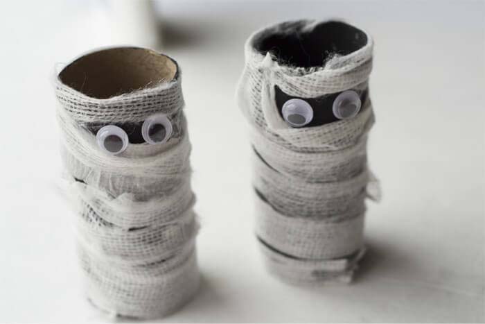 48. Toilet Paper Roll Mummies #halloween #crafts #kids #decorhomeideas