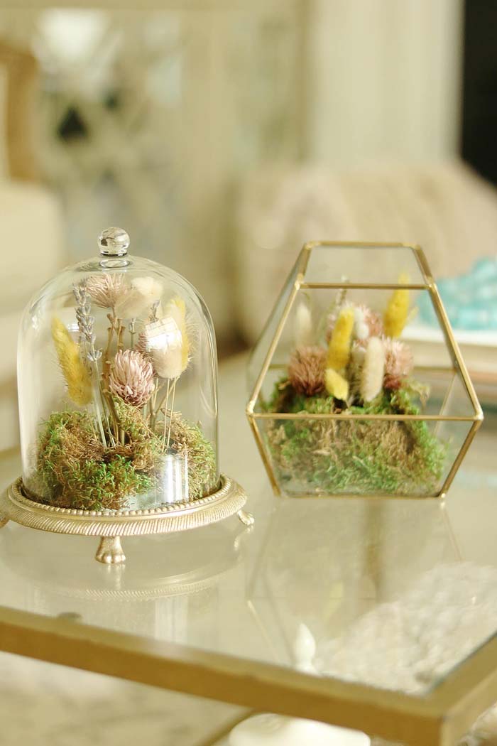 30. Unique Dried Flower Coffee Table Terrarium #fallflowers #arrangements #decorhomeideas