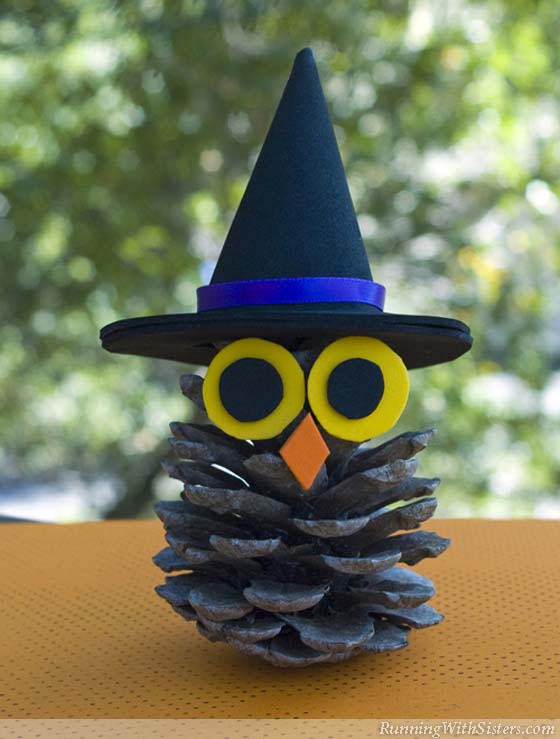 54. Witchy Pinecone #halloween #crafts #kids #decorhomeideas