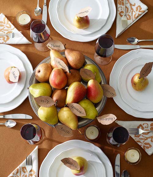 Bountiful Pear Centerpiece with Matching Place Cards #thanksgiving #centerpieces #decorhomeideas