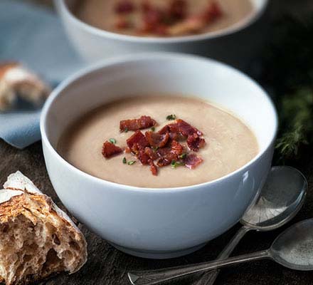 Chestnut, Bacon and Parsnip Soup #christmas #dinner #decorhomeideas