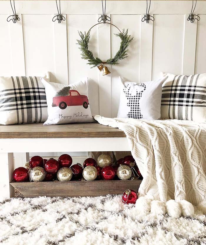 Christmas Entryway Decor With Ornaments